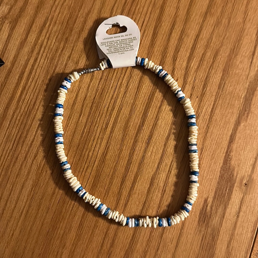 NWT Shell Necklace